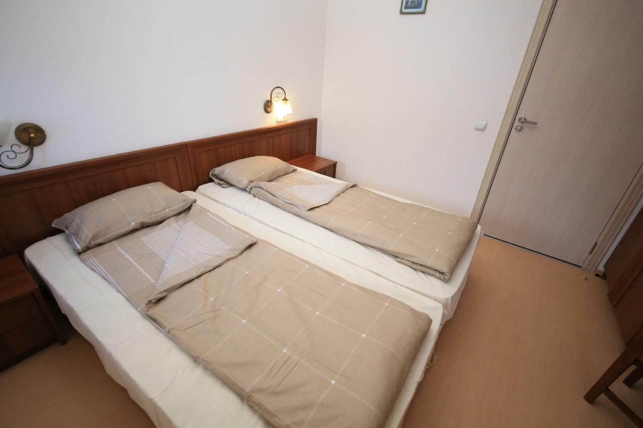 Great Location Near Lift Apartment Банско Екстериор снимка